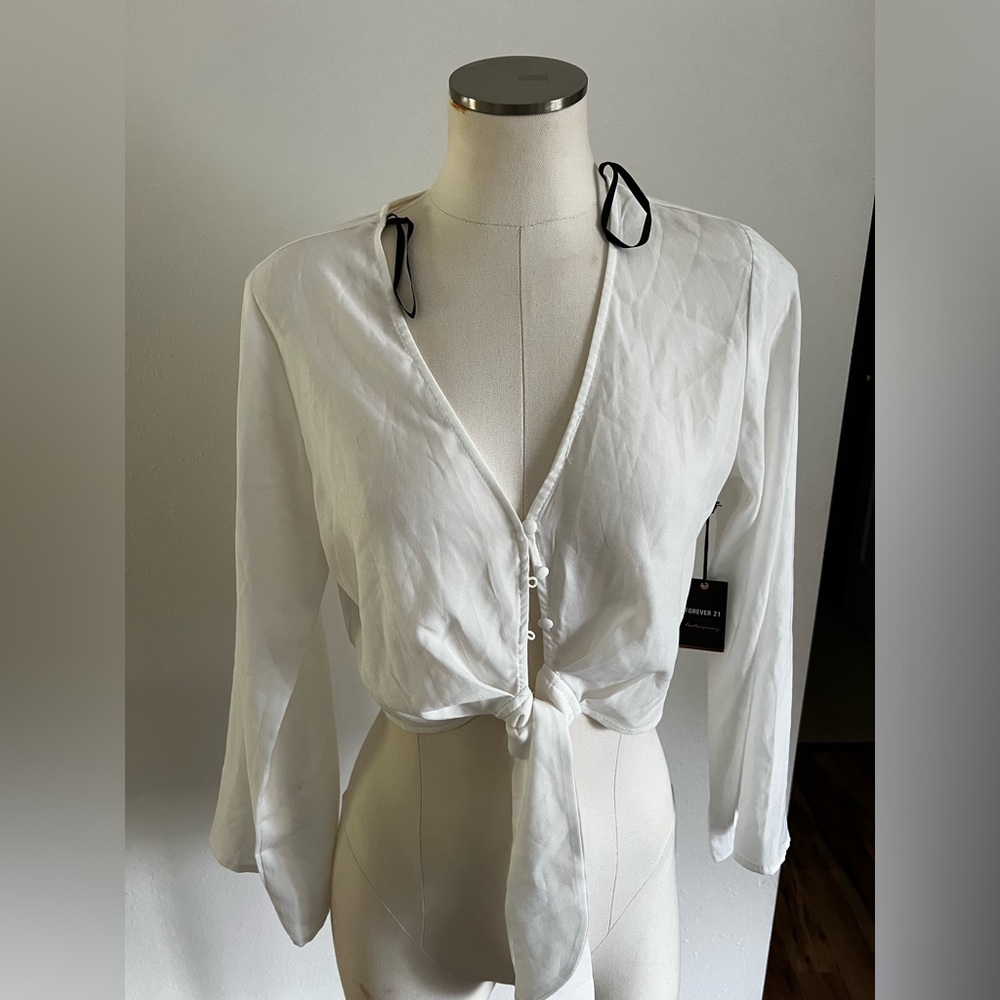 #23 - M - FOREVER CONTEMPORARY - cropped shirt NWT